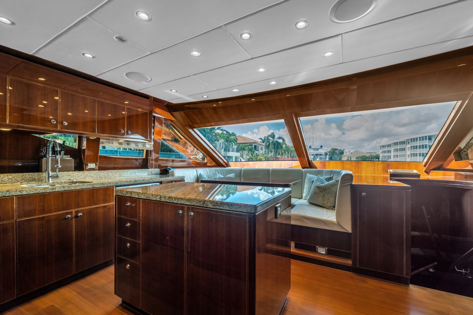 Hargrave Flybridge Yacht For Sale