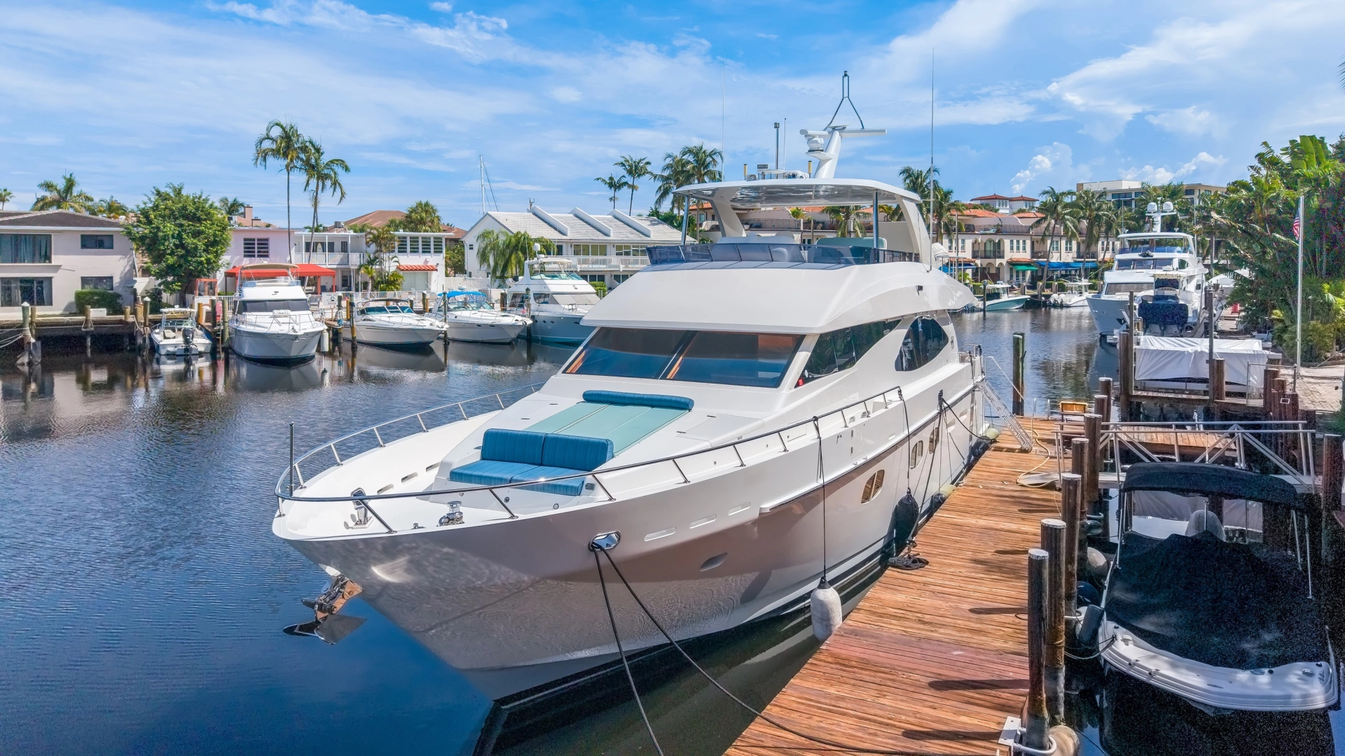 Hargrave Flybridge Yacht For Sale