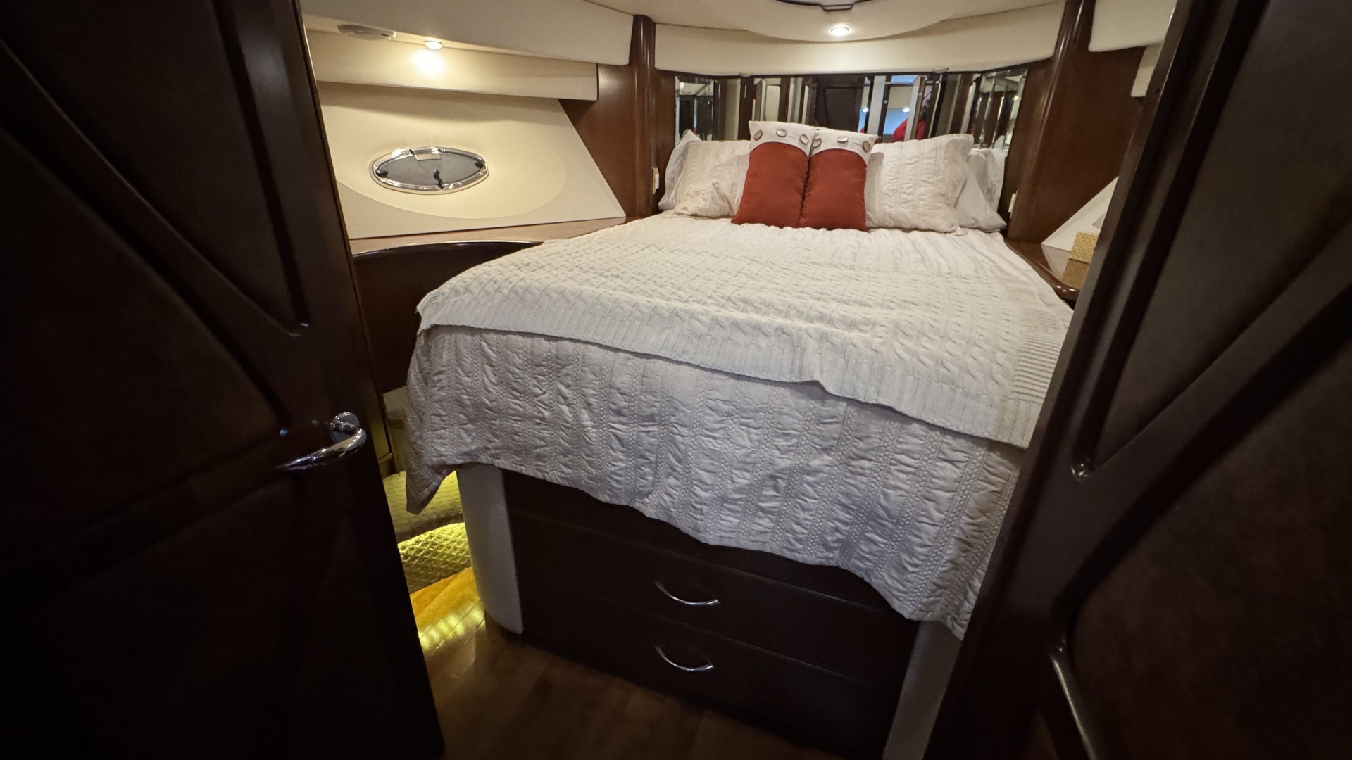 Knotty Dogs 52ft Silverton Yacht For Sale