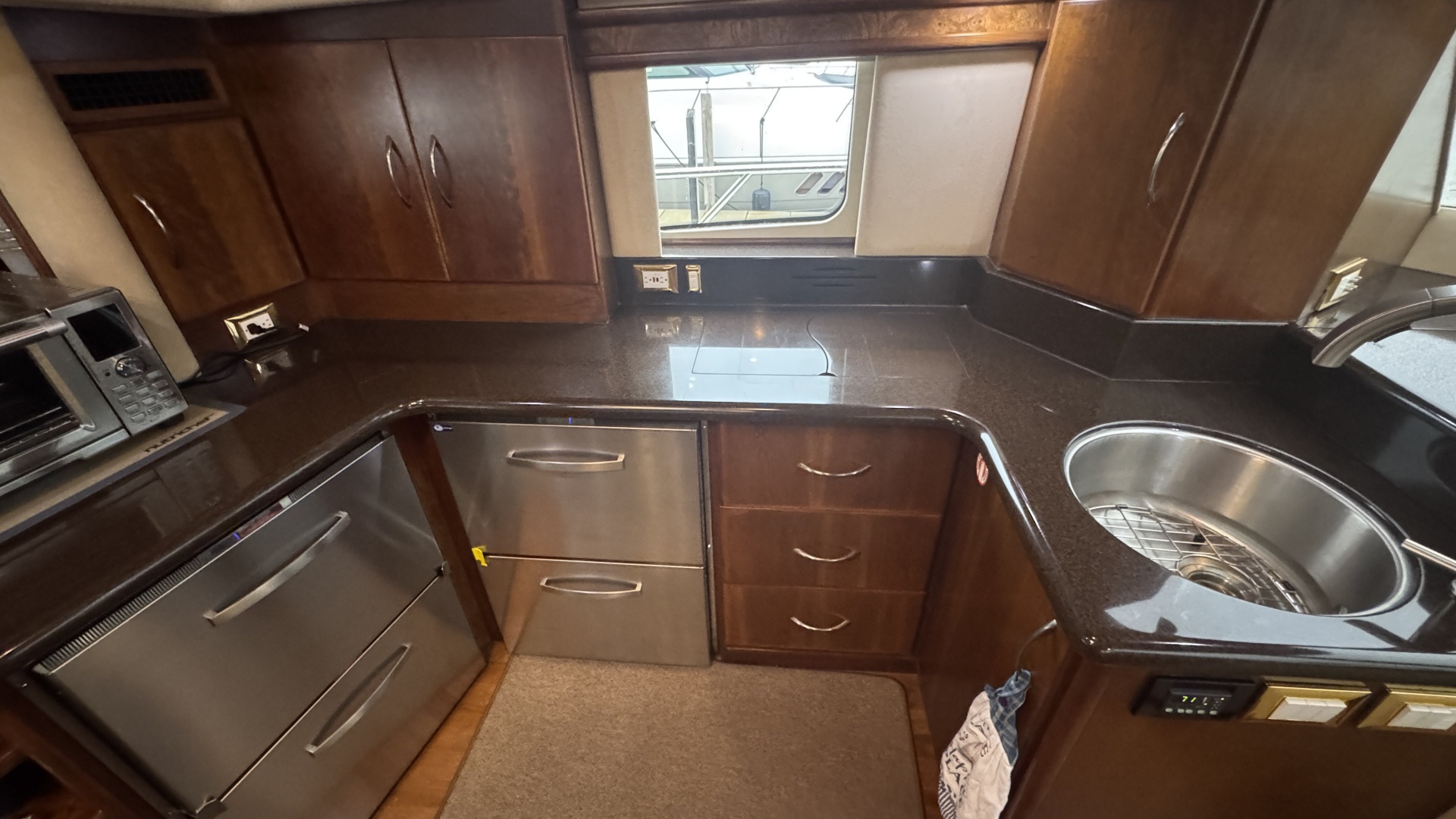 Knotty Dogs 52ft Silverton Yacht For Sale
