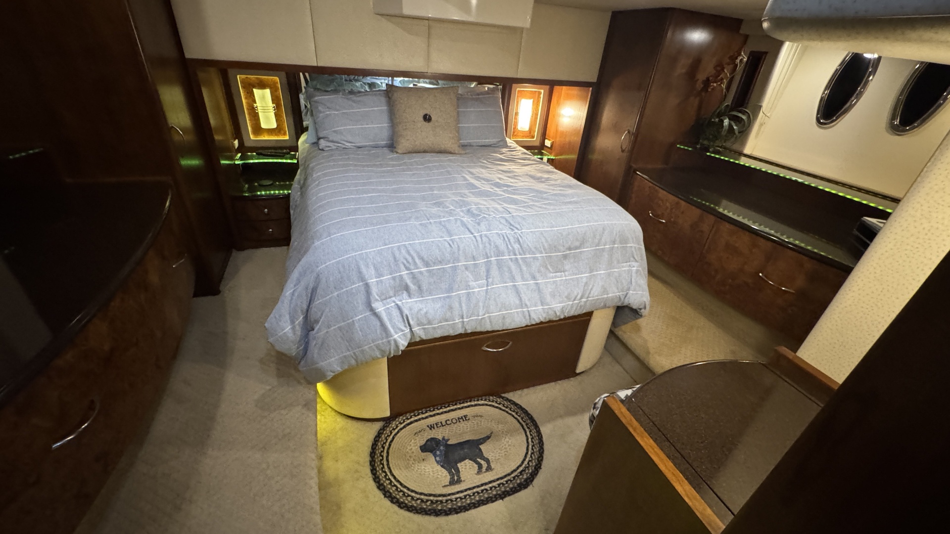 Knotty Dogs 52ft Silverton Yacht For Sale