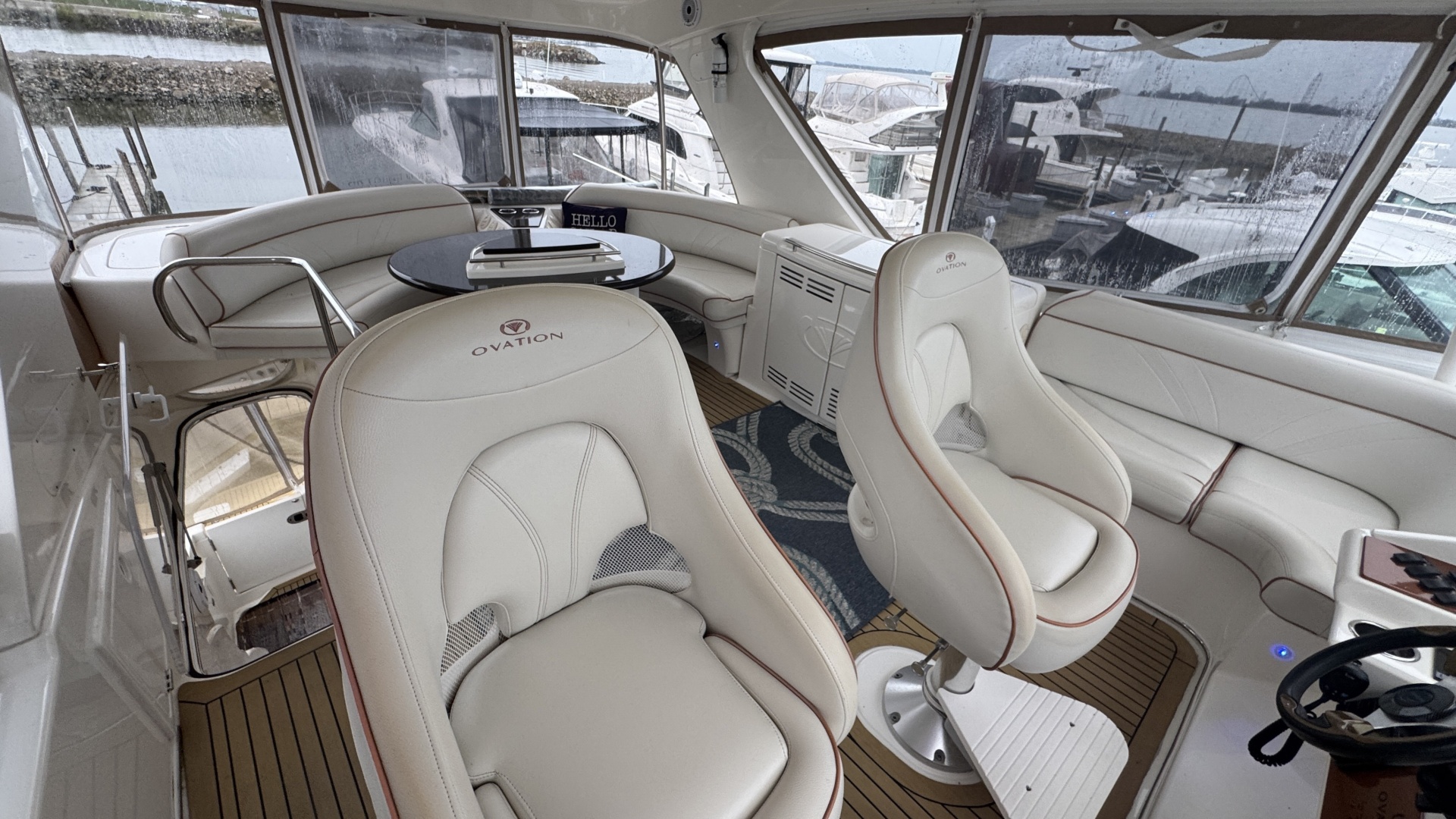 2009 Silverton 52 Ovation
