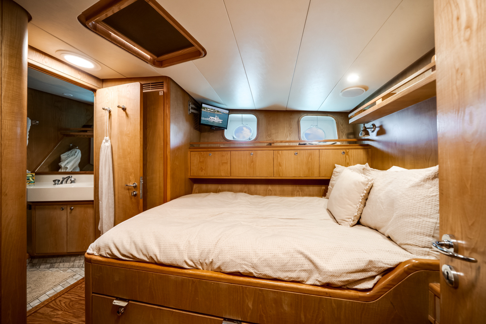90ft Palmer Johnson Yacht For Sale