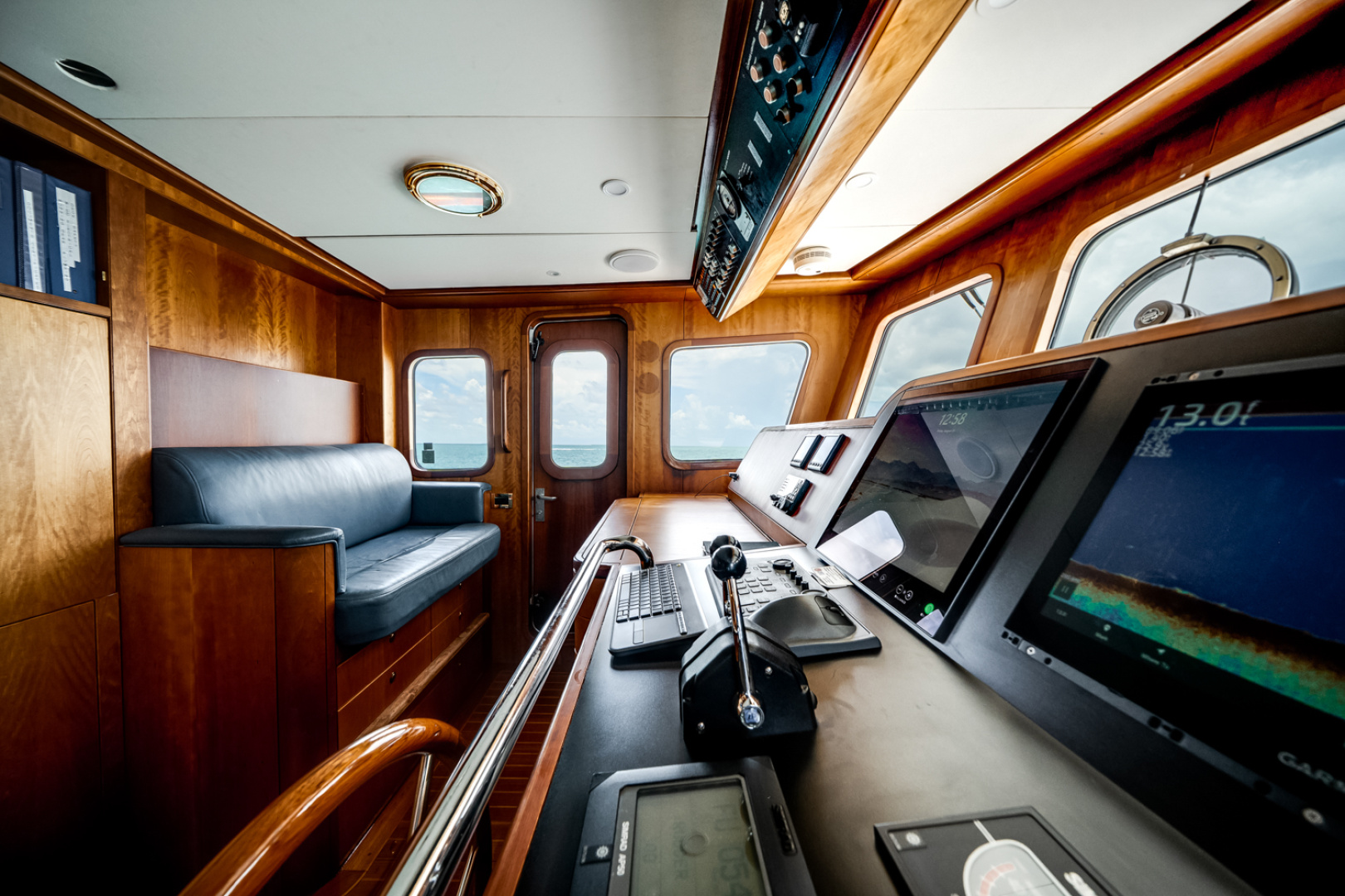 90ft Palmer Johnson Yacht For Sale