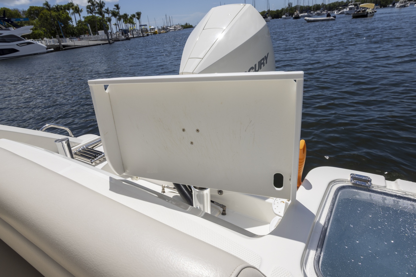 2021 Boston Whaler 230 OUTRAGE