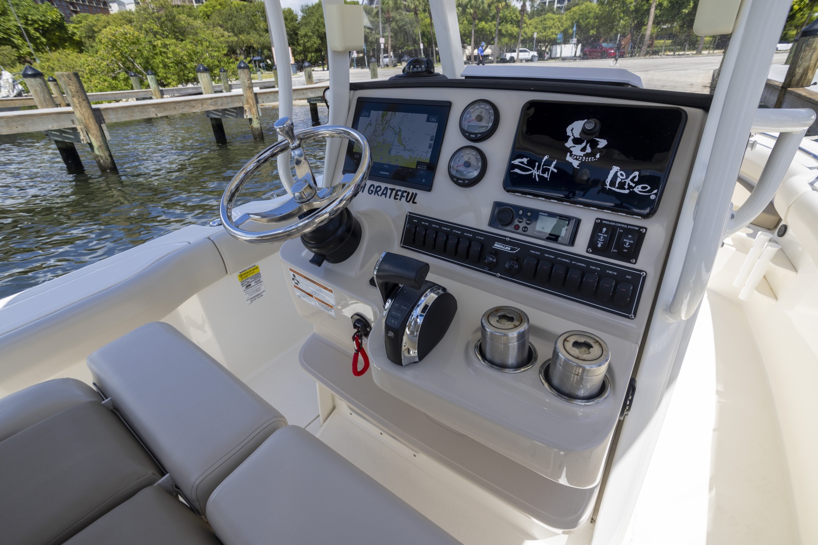 2021 Boston Whaler 230 OUTRAGE