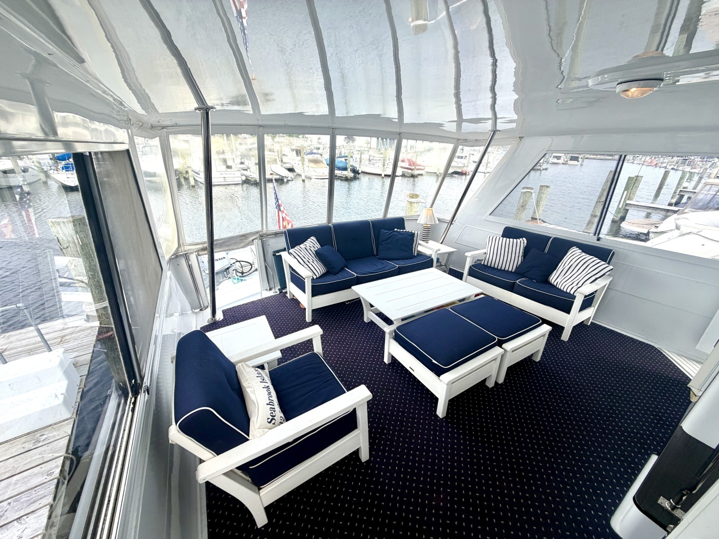 1999 Hatteras 52 Cockpit Motor Yacht