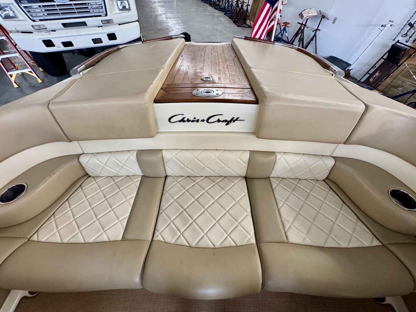 2016 Chris-Craft Carina 21