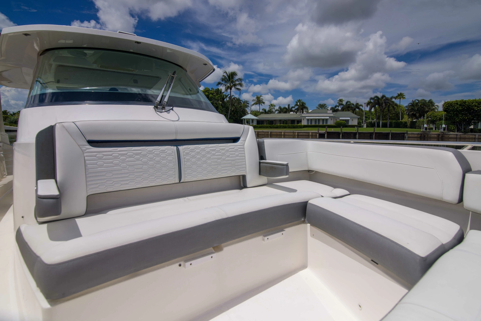 Tiara Yachts 38LS Yacht For Sale