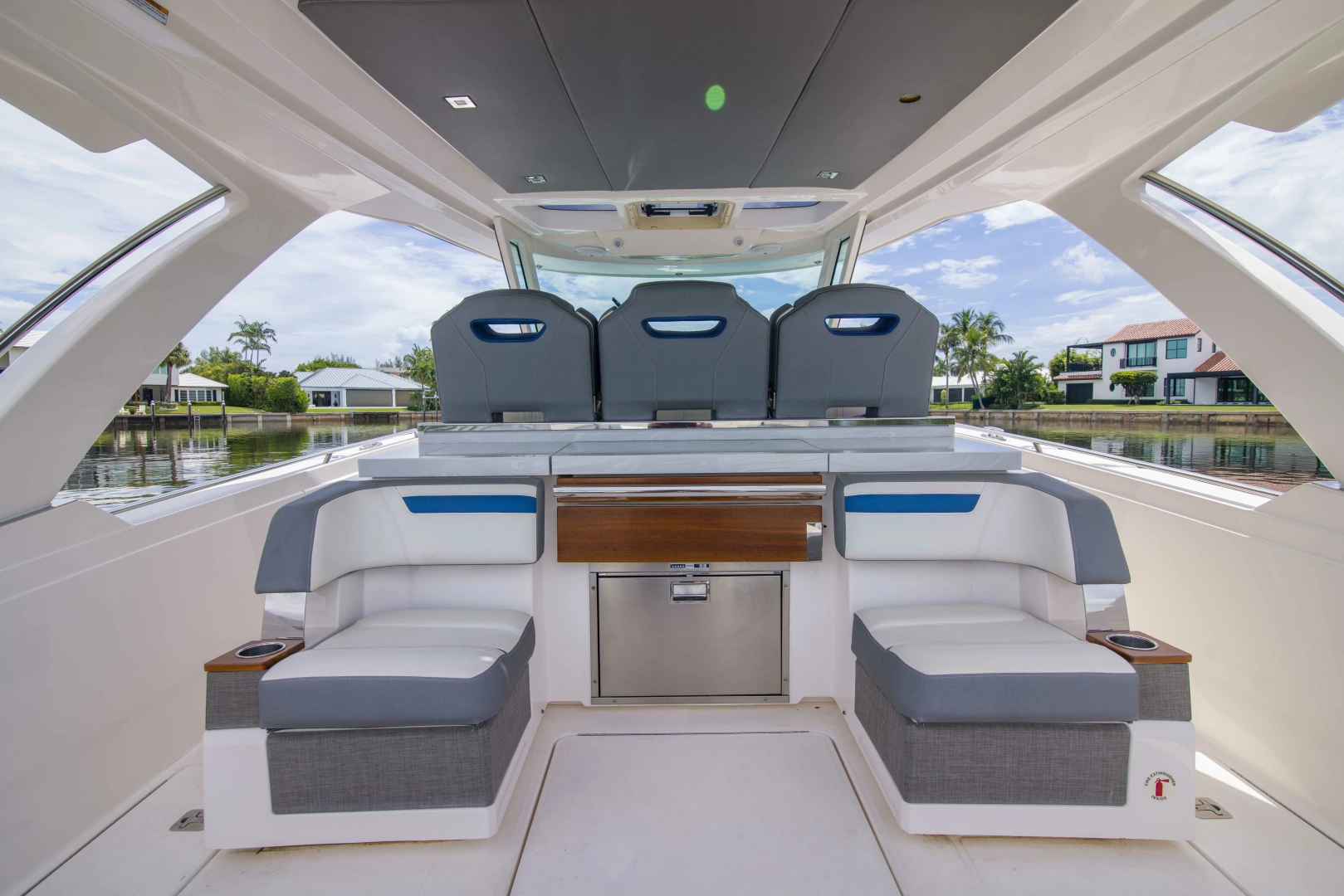 Tiara Yachts 38LS Yacht For Sale