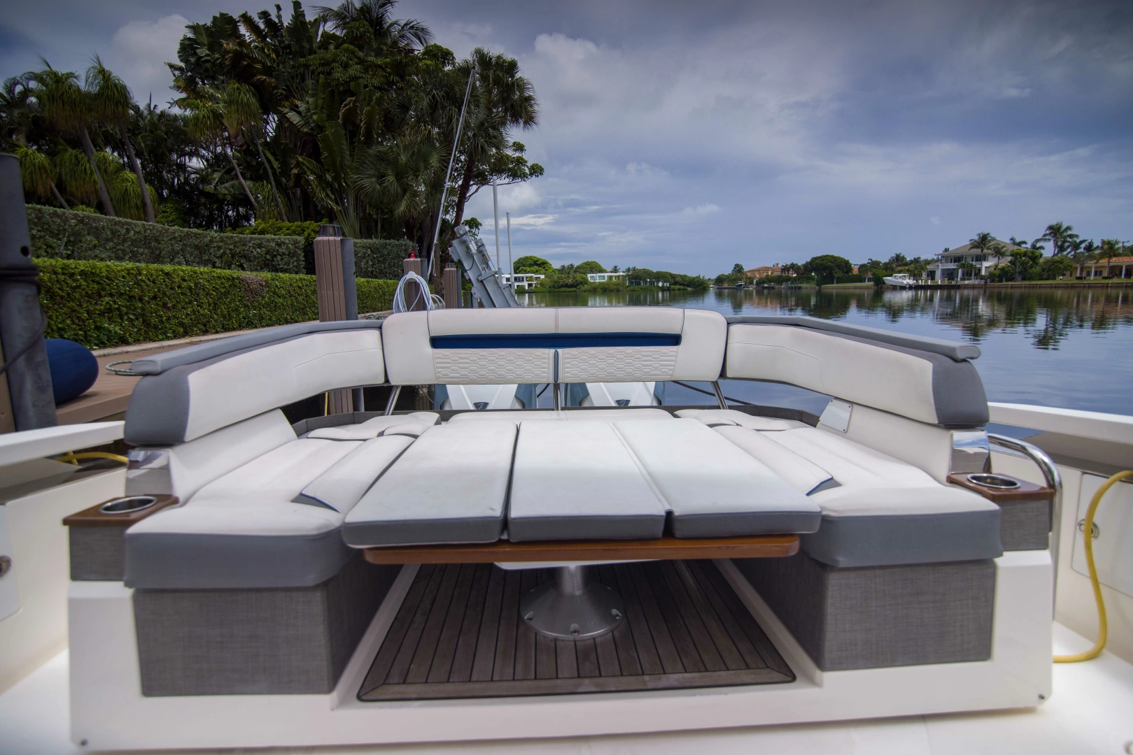 Tiara Yachts 38LS Yacht For Sale