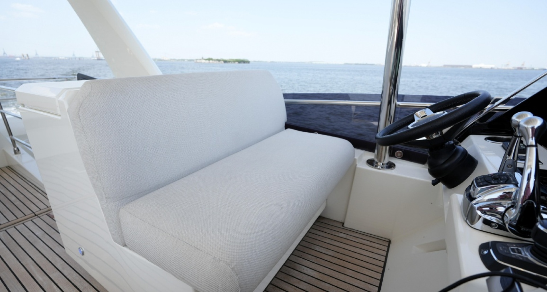 2023 Prestige 590
