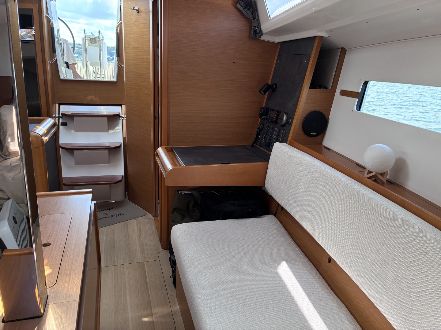 34ft Jeanneau Yacht For Sale