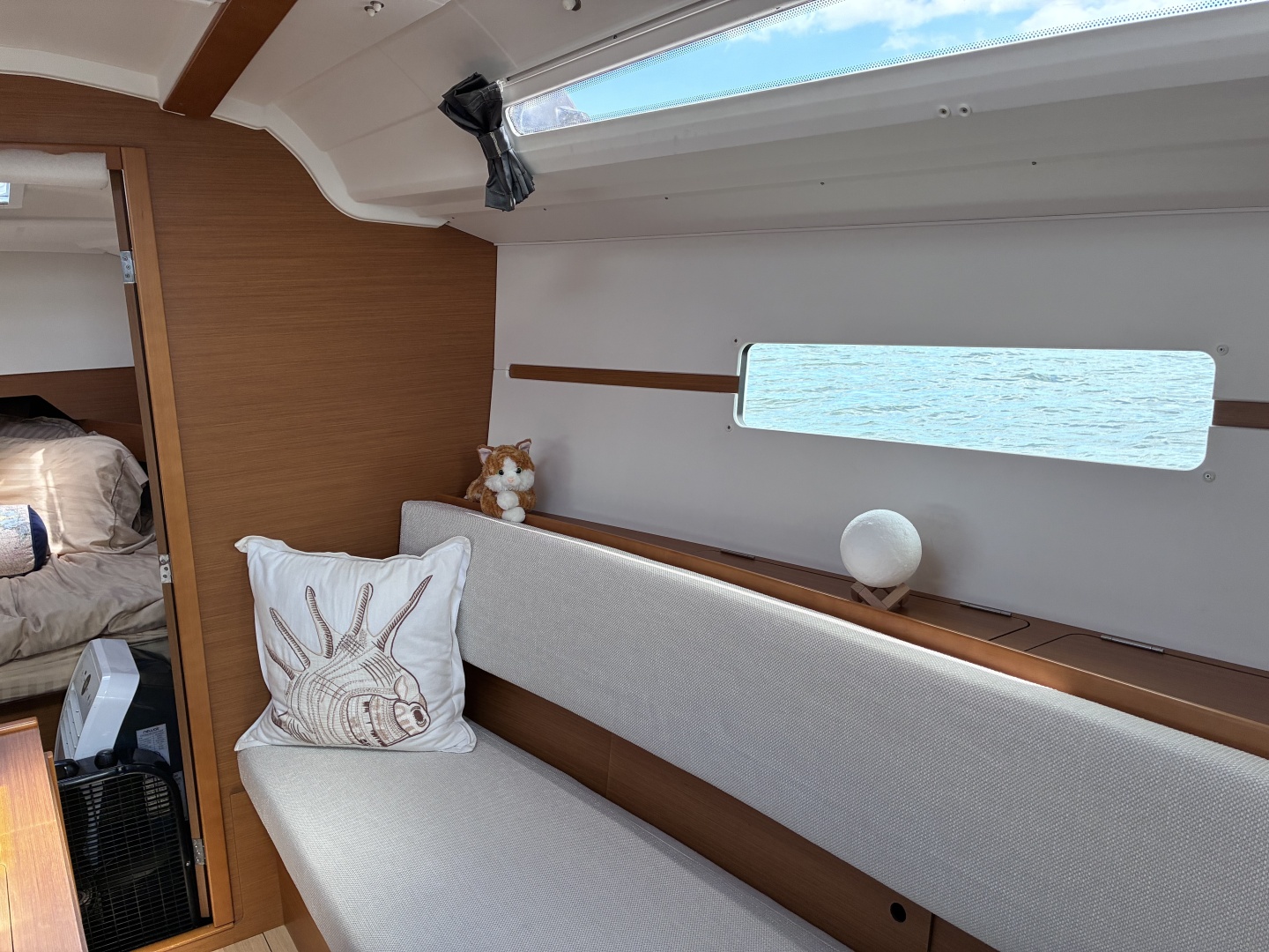 34ft Jeanneau Yacht For Sale