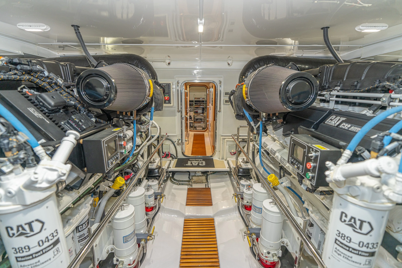 Marlow Explorer 70E-CB Yacht For Sale