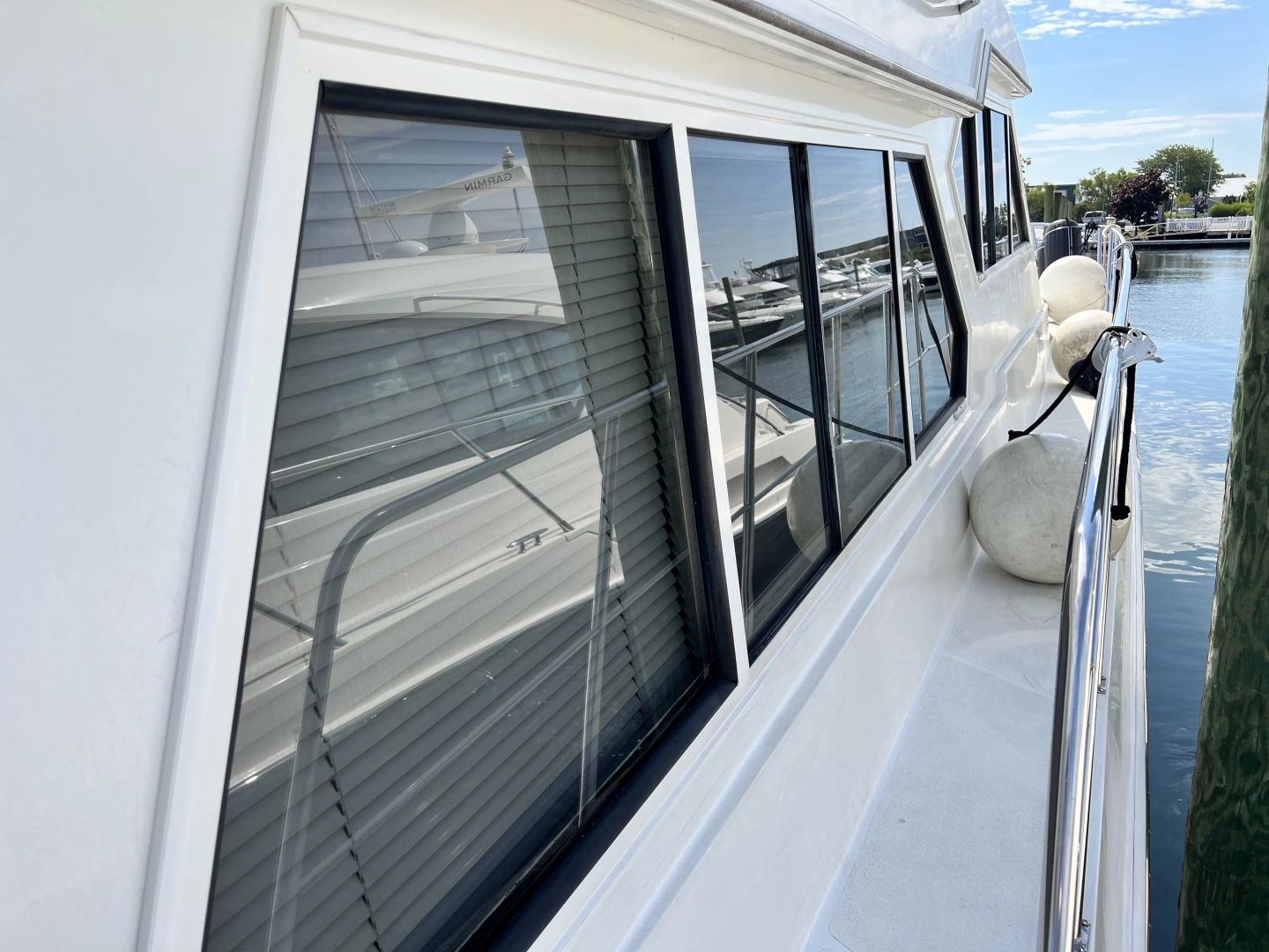 Navigator 4400 Yacht For Sale