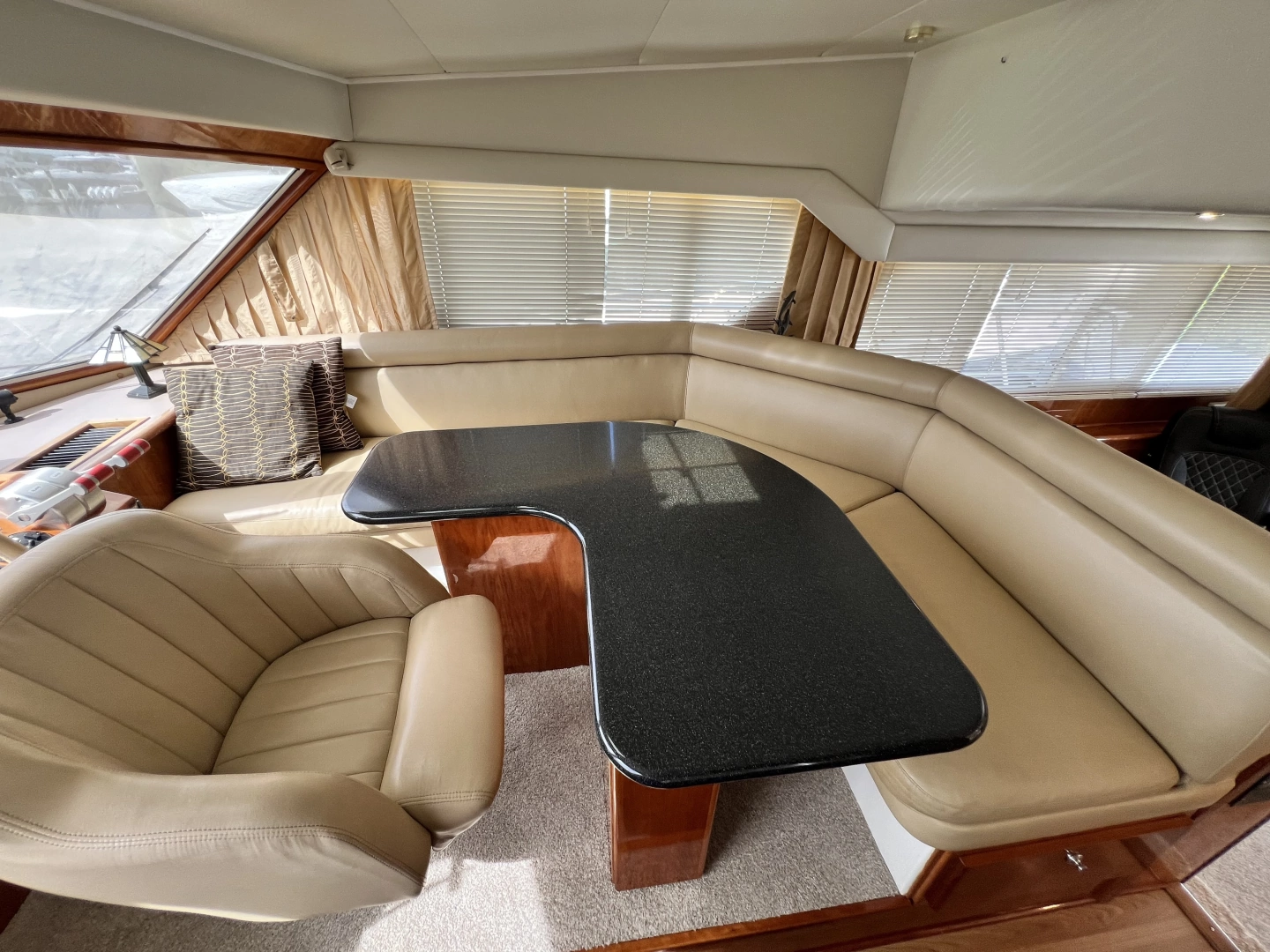 Navigator 4400 Yacht For Sale