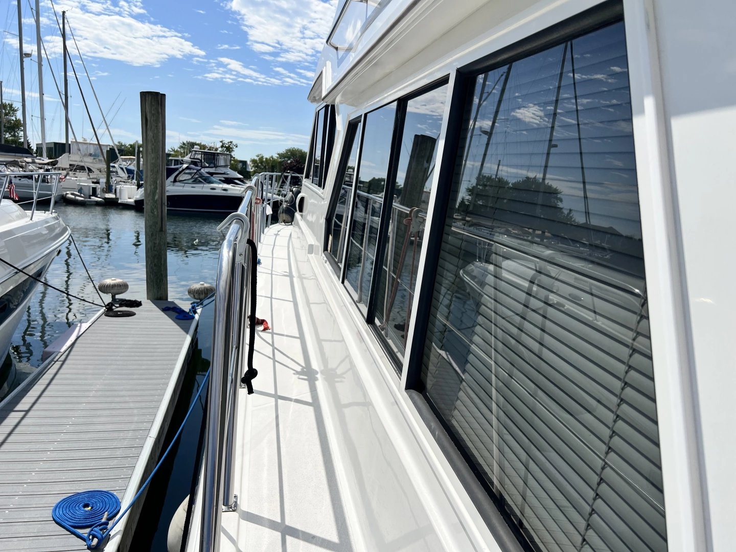 Navigator 4400 Yacht For Sale