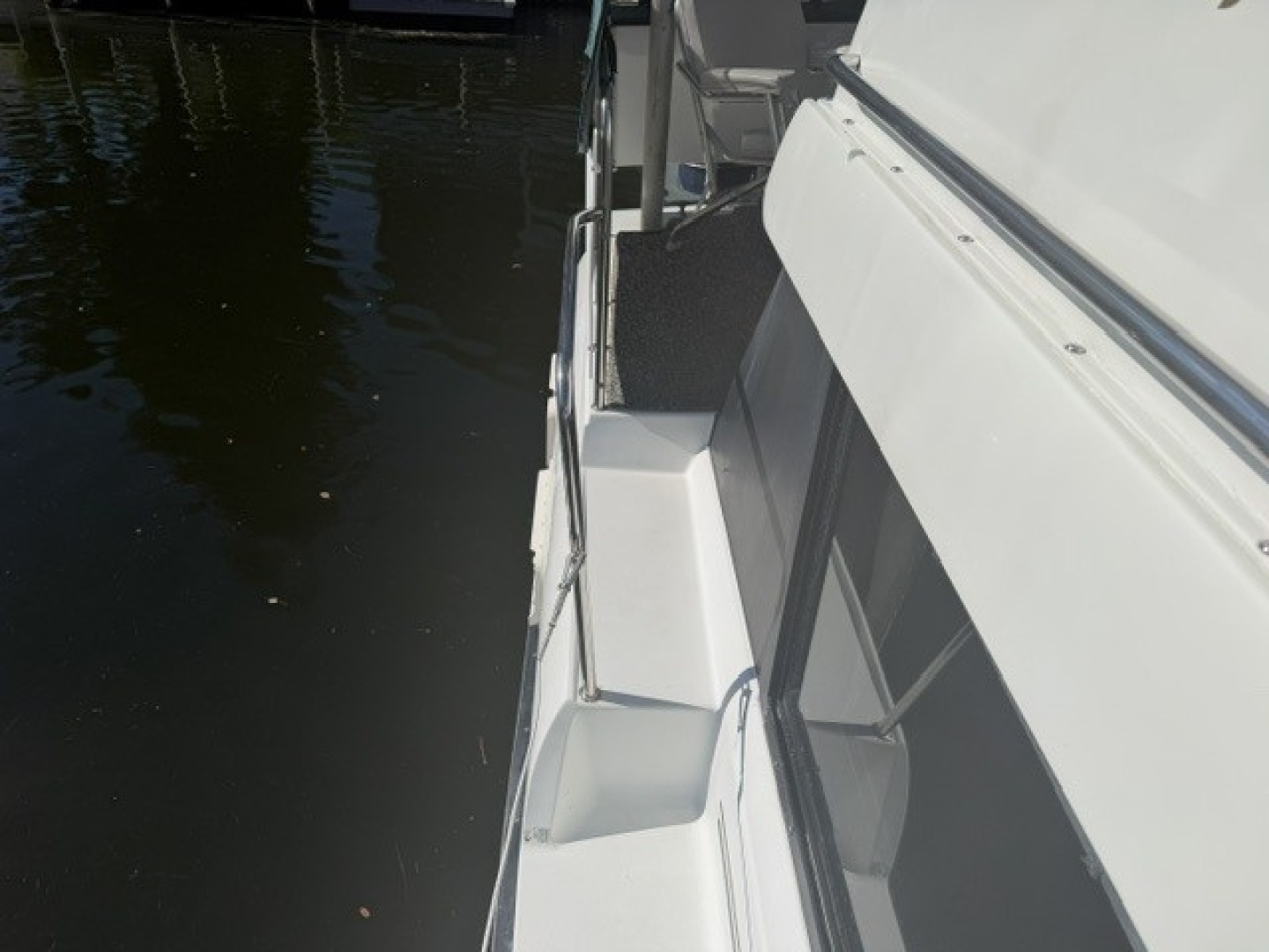 Moonbeam V 34ft Silverton Yacht For Sale
