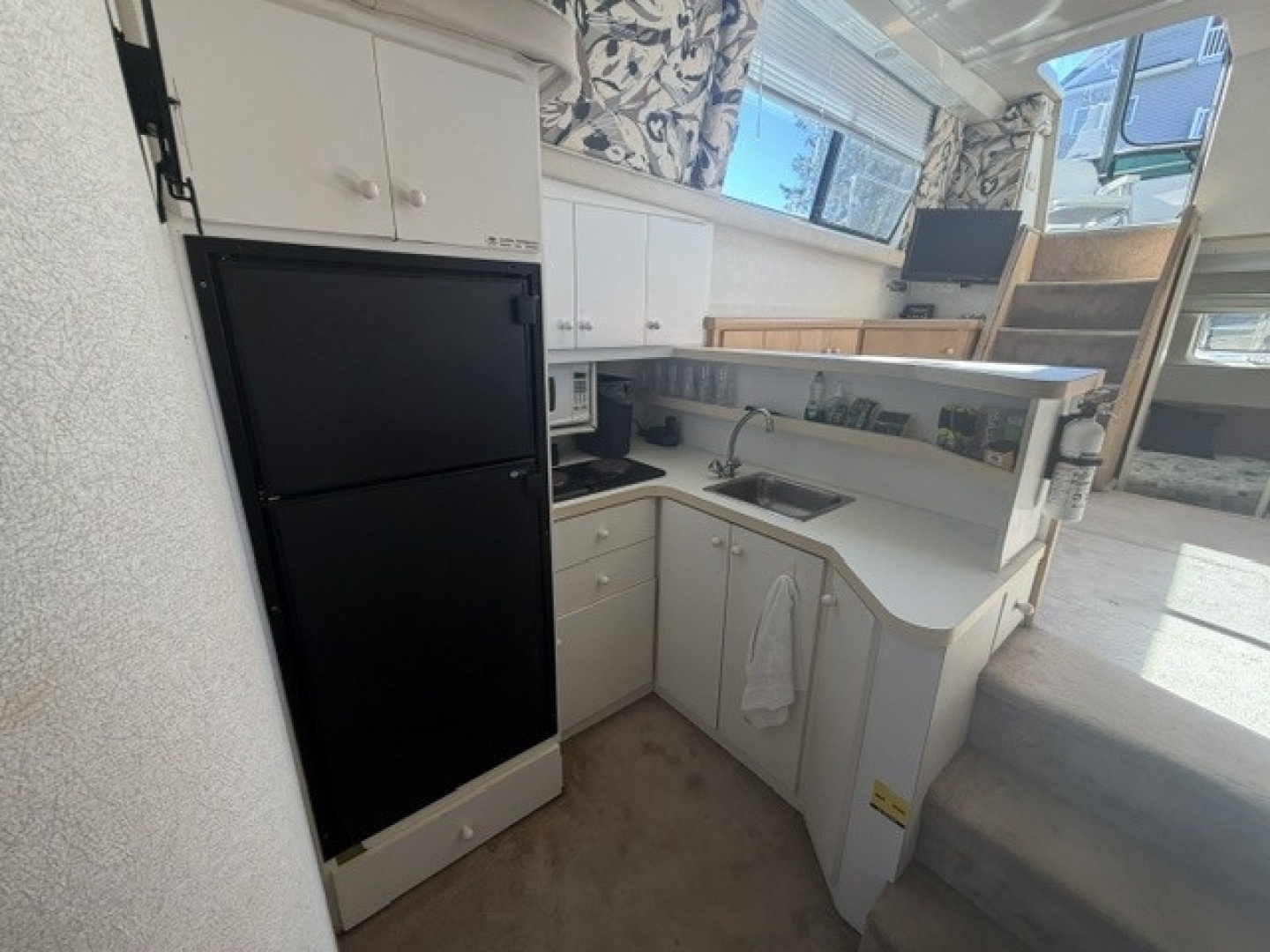Moonbeam V 34ft Silverton Yacht For Sale