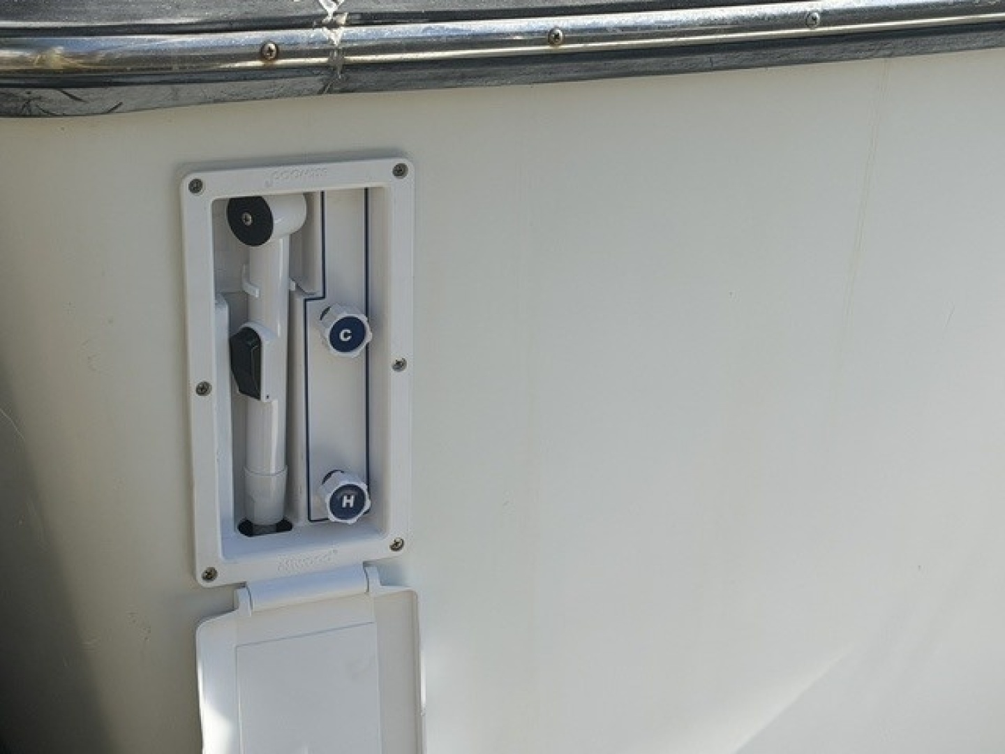 Moonbeam V 34ft Silverton Yacht For Sale