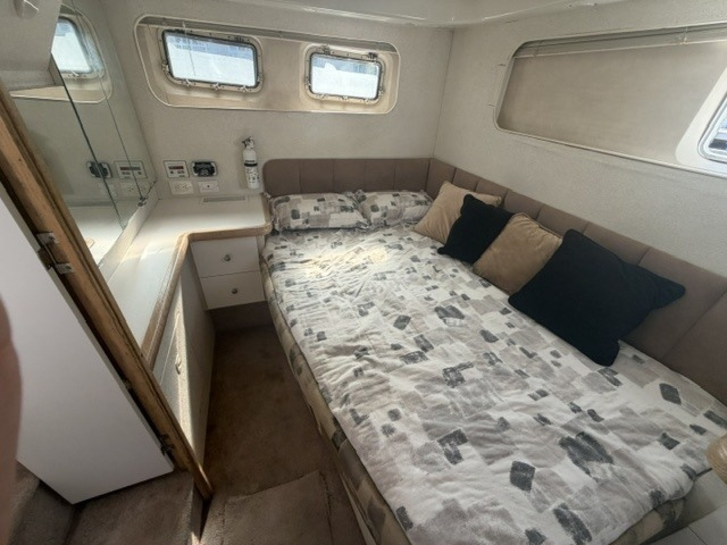 Moonbeam V 34ft Silverton Yacht For Sale