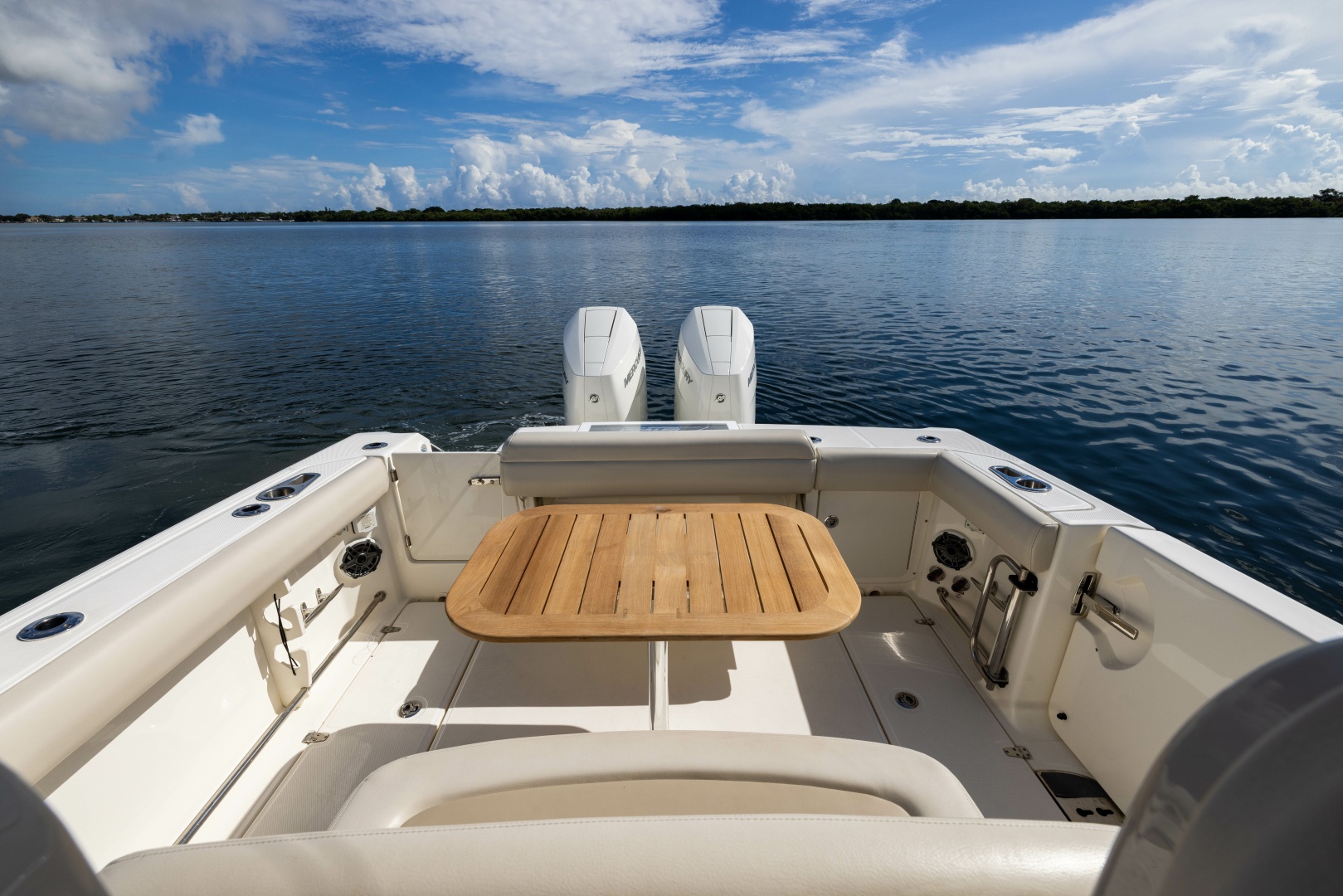 2024 Boston Whaler 330 Outrage