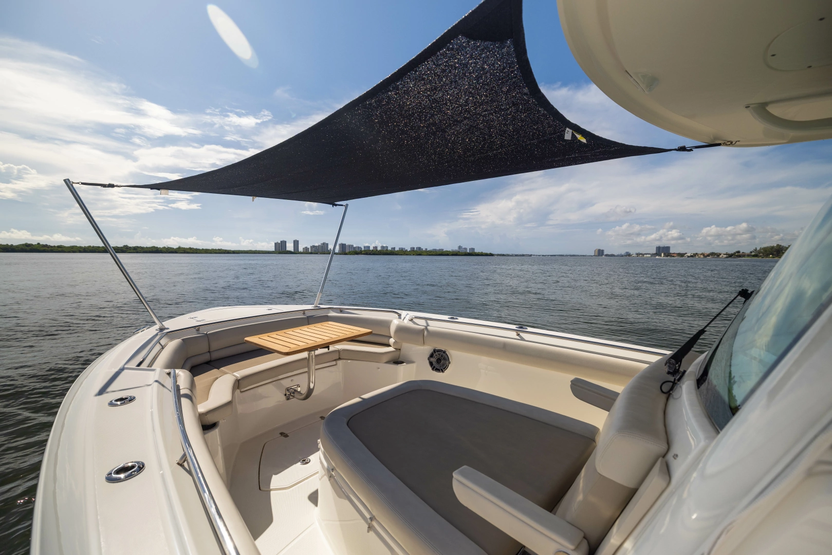 Boston Whaler 330 Outrage Yacht For Sale