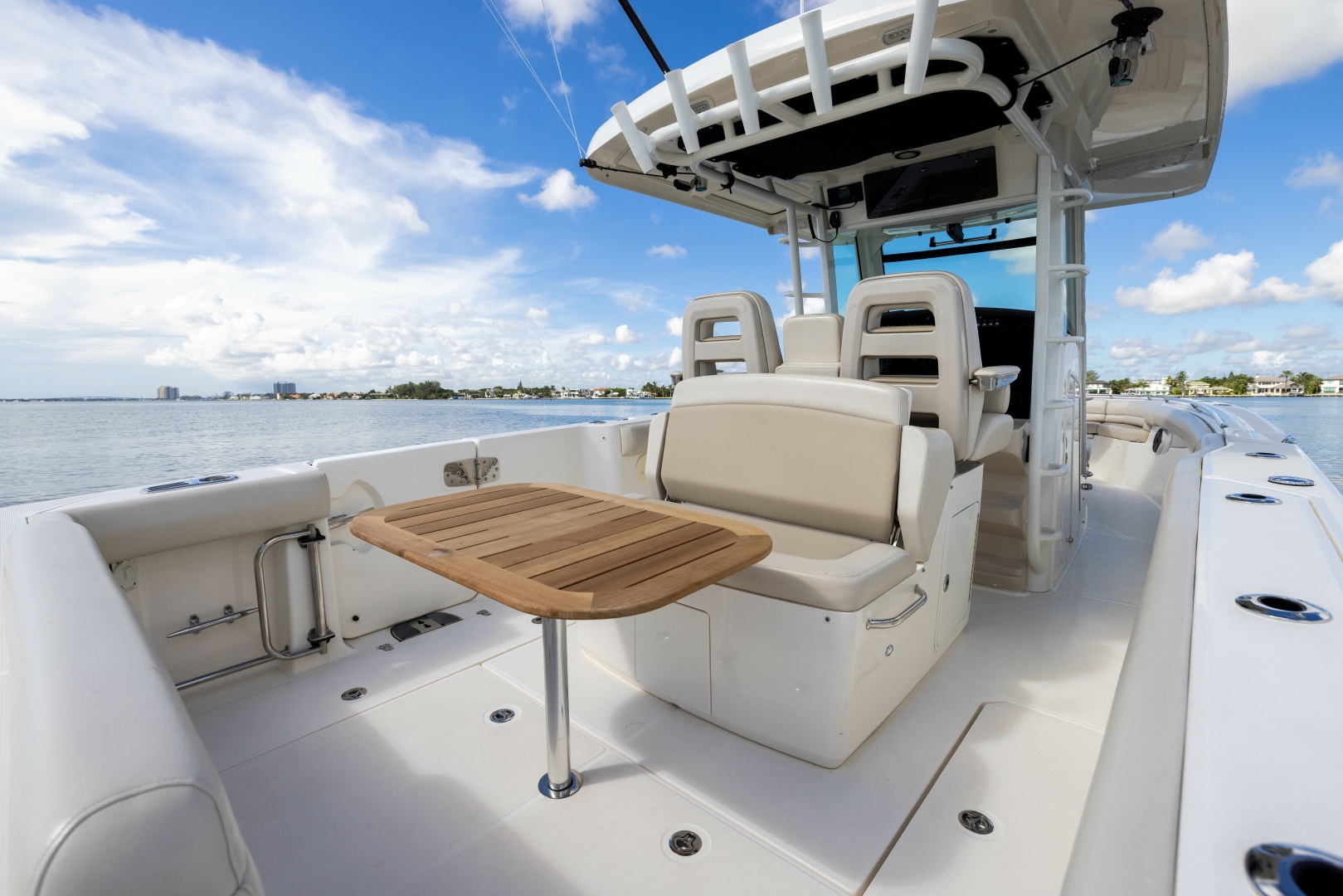 2024 Boston Whaler 330 Outrage