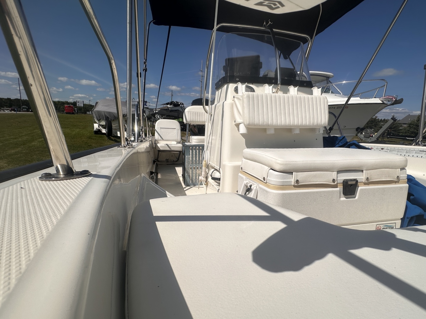 17ft Boston Whaler Yacht For Sale