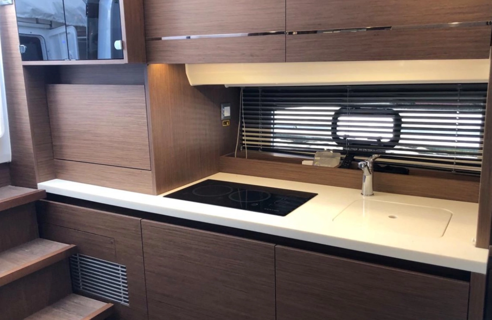 Jeanneau Leader 12.5 WA Yacht For Sale