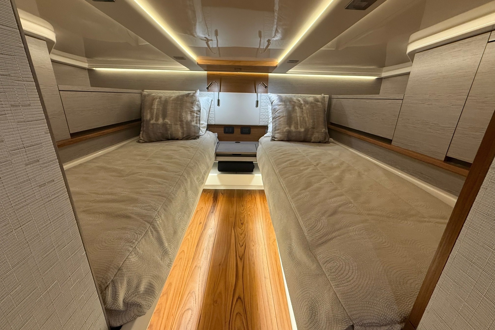Waterline 48ft Tiara Yachts Yacht For Sale