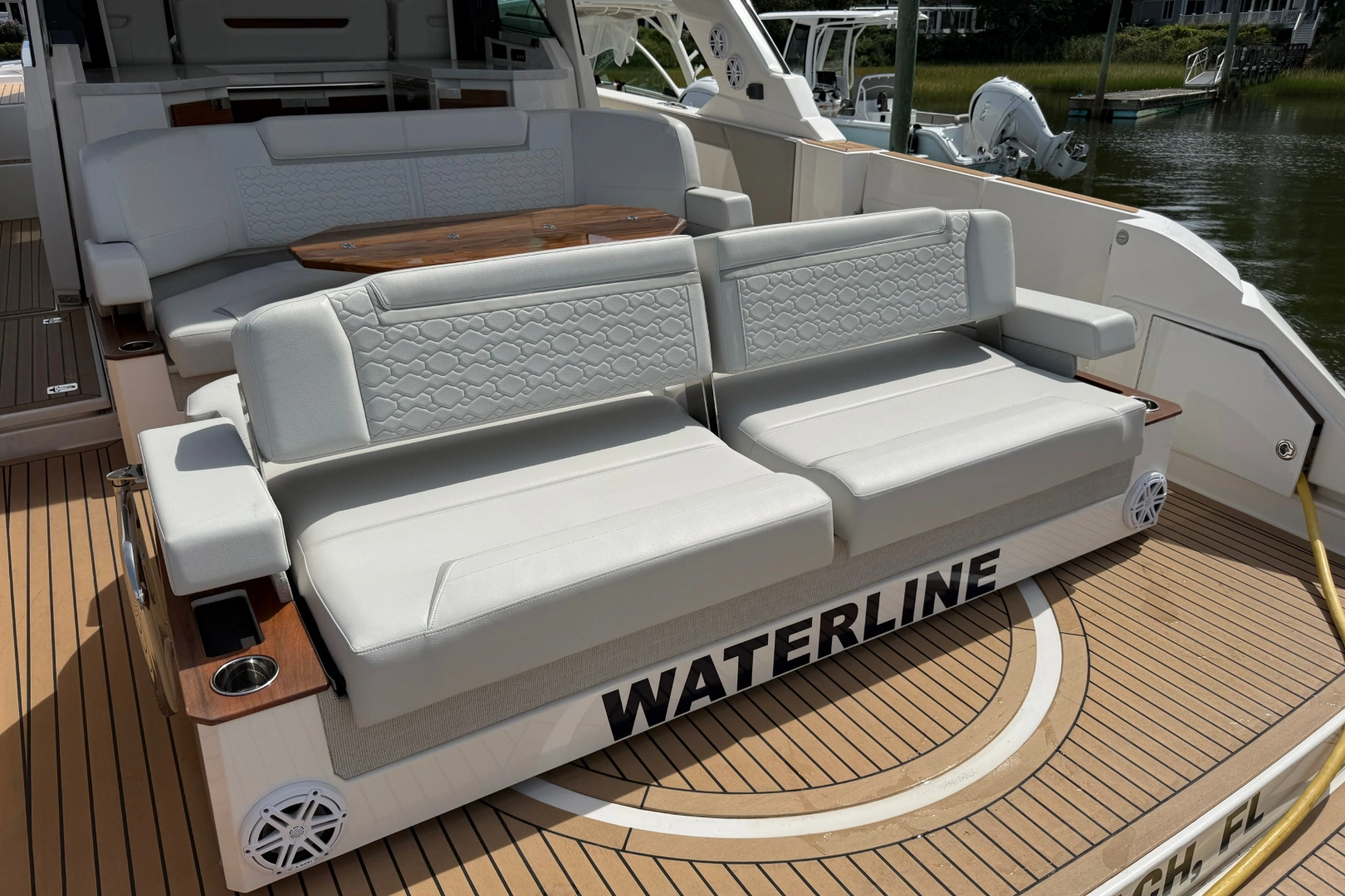 Tiara Yachts 48 LS Yacht For Sale