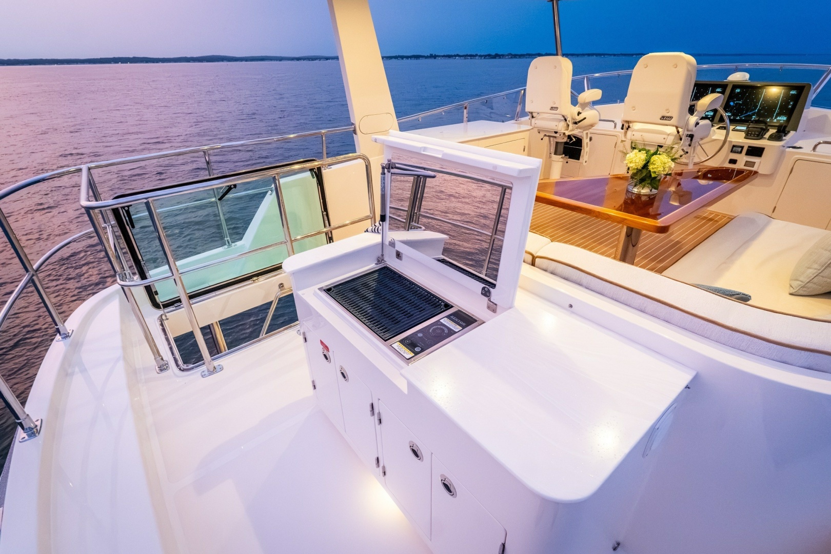 2027 Hunt Yachts 56 Flybridge