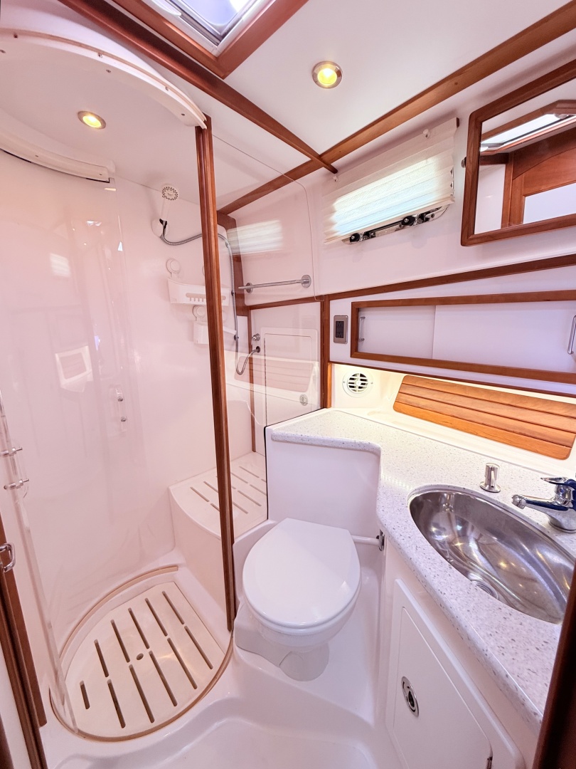 OFF PISTE 42ft Sabre Yacht For Sale