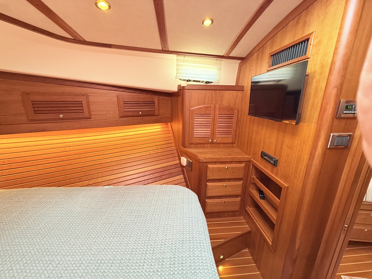 OFF PISTE 42ft Sabre Yacht For Sale