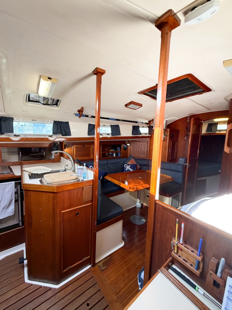 33ft Nonsuch Yacht For Sale