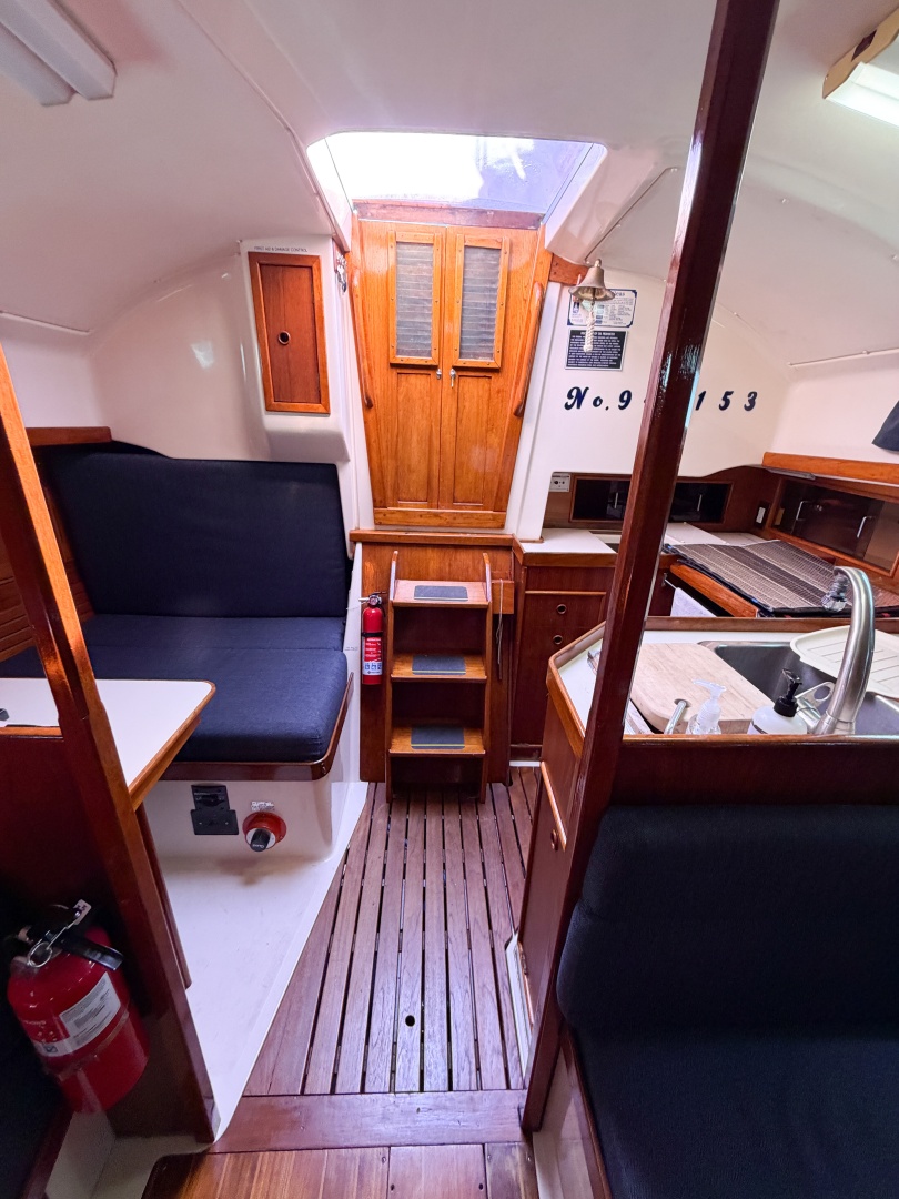 33ft Nonsuch Yacht For Sale