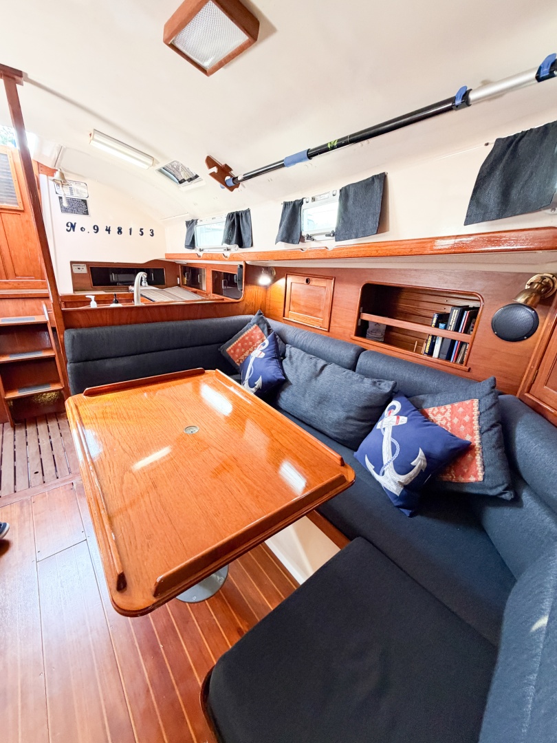 33ft Nonsuch Yacht For Sale
