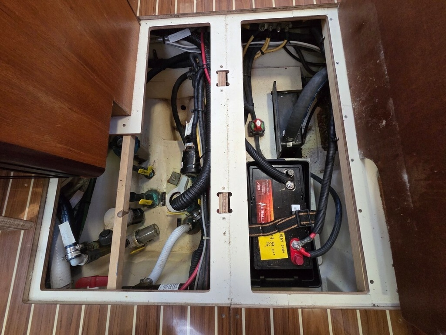 Pure Sterling 44ft Hunter Yacht For Sale Pure Sterling 44ft Hunter Yacht For Sale