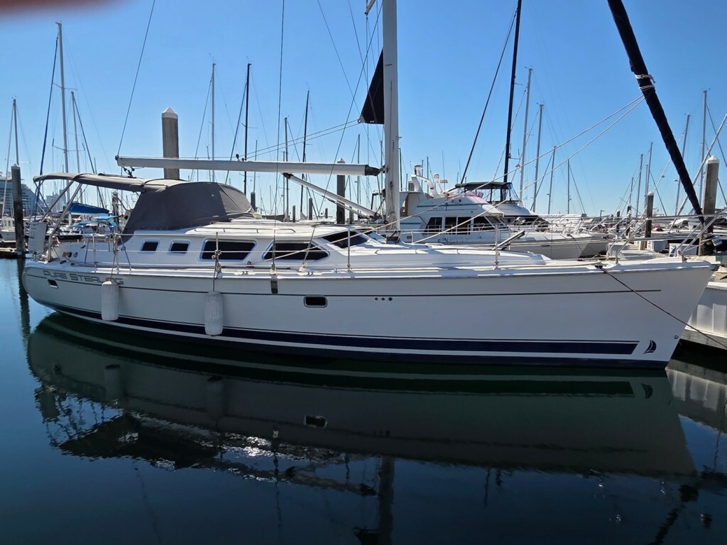 2007 Hunter 44 Deck Salon