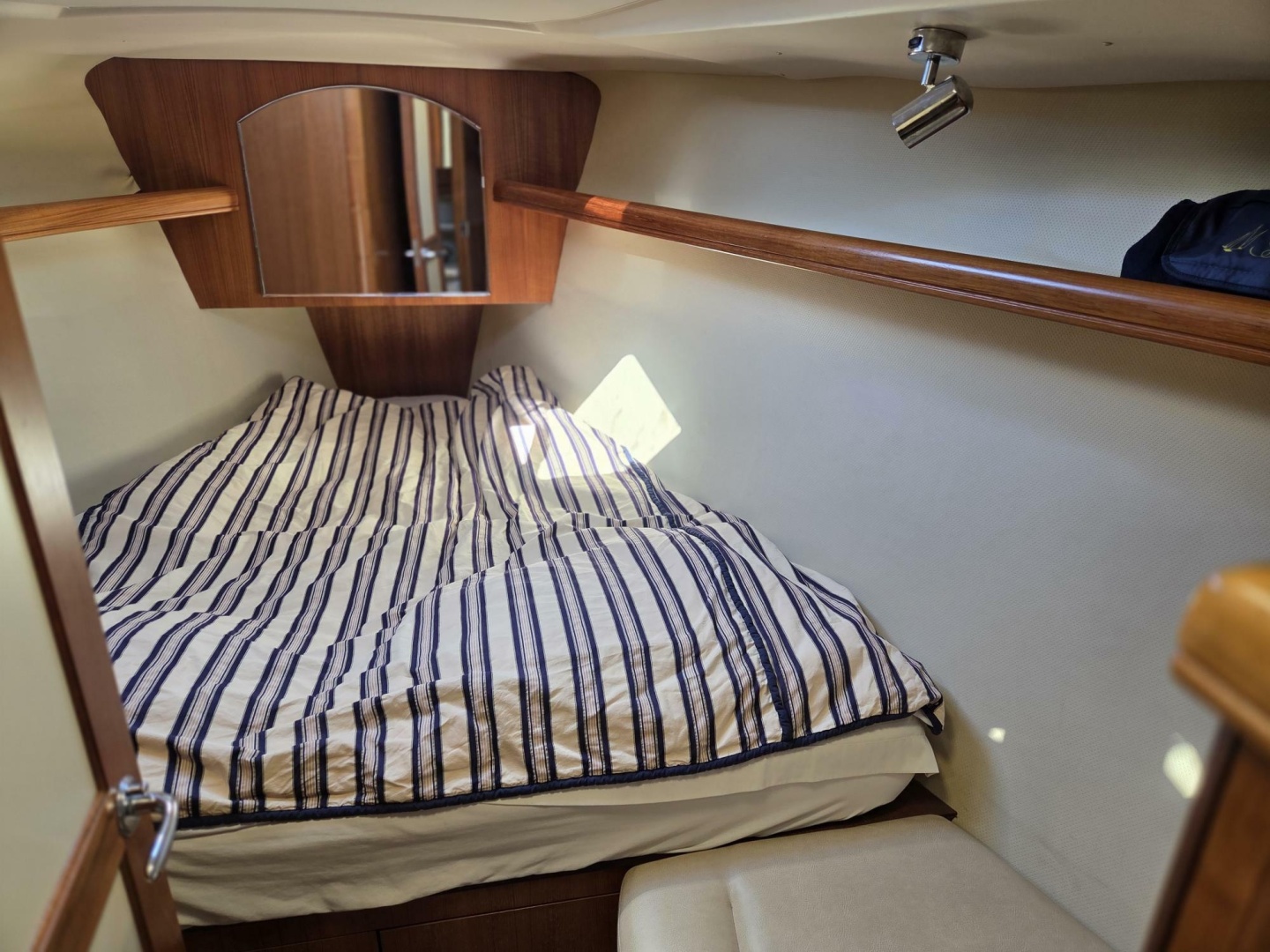 2007 Hunter 44 Deck Salon