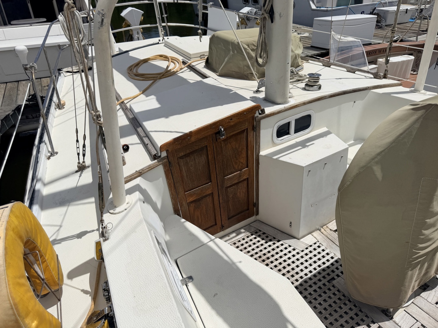 LONG SHOT 41ft Islander Yacht For Sale
