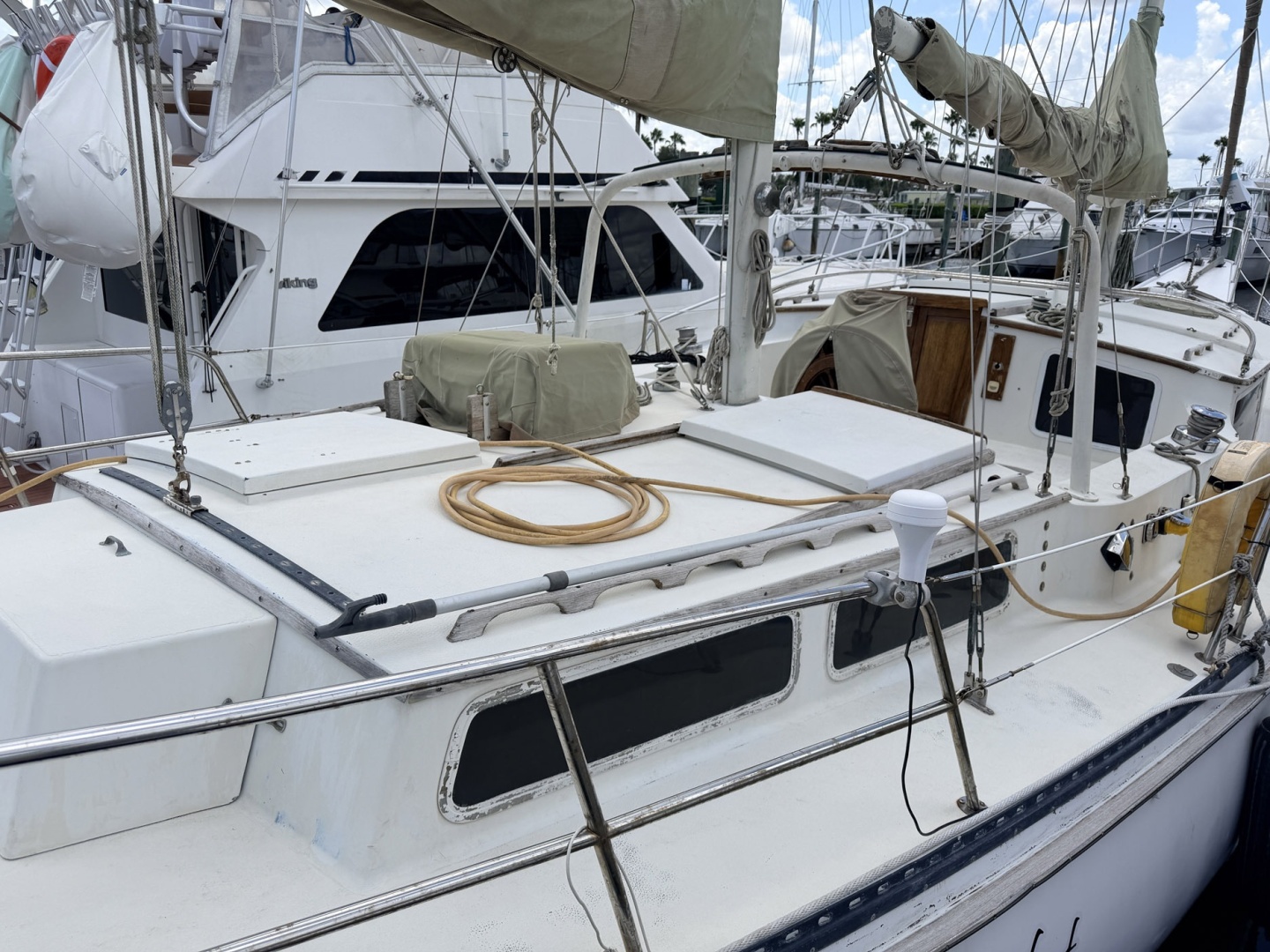 LONG SHOT 41ft Islander Yacht For Sale