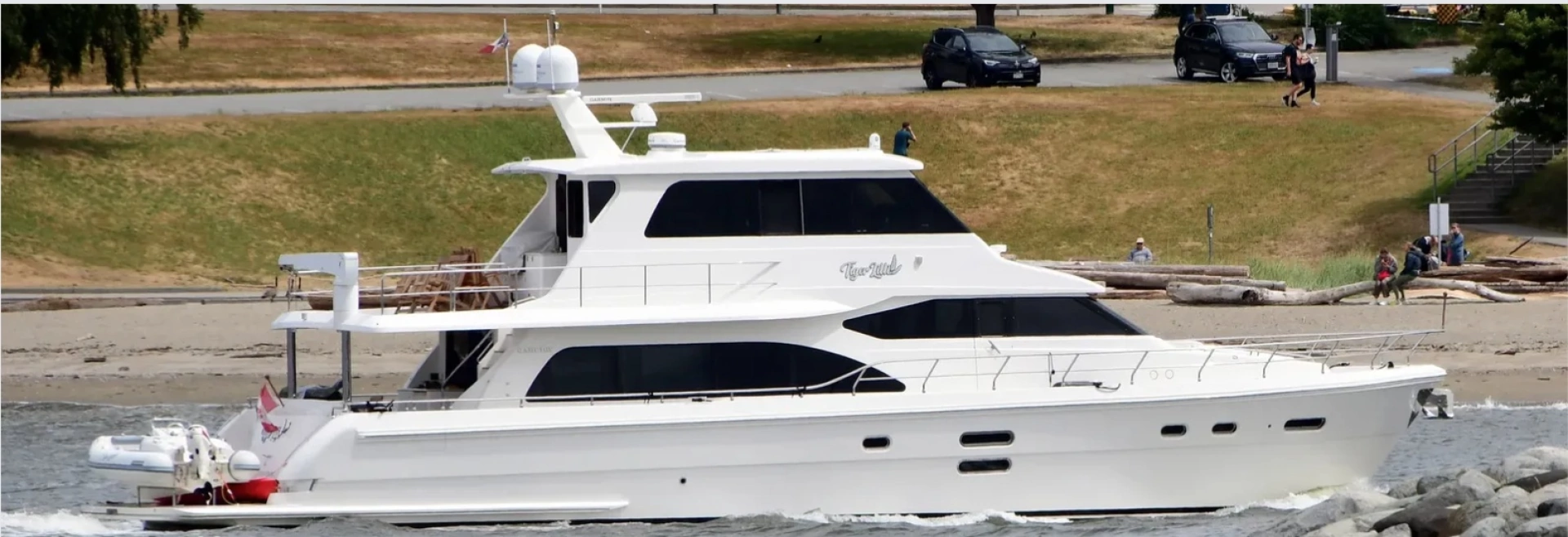 2014 Hampton 760 Sky Lounge Motor Yachts - photo 1 of 8