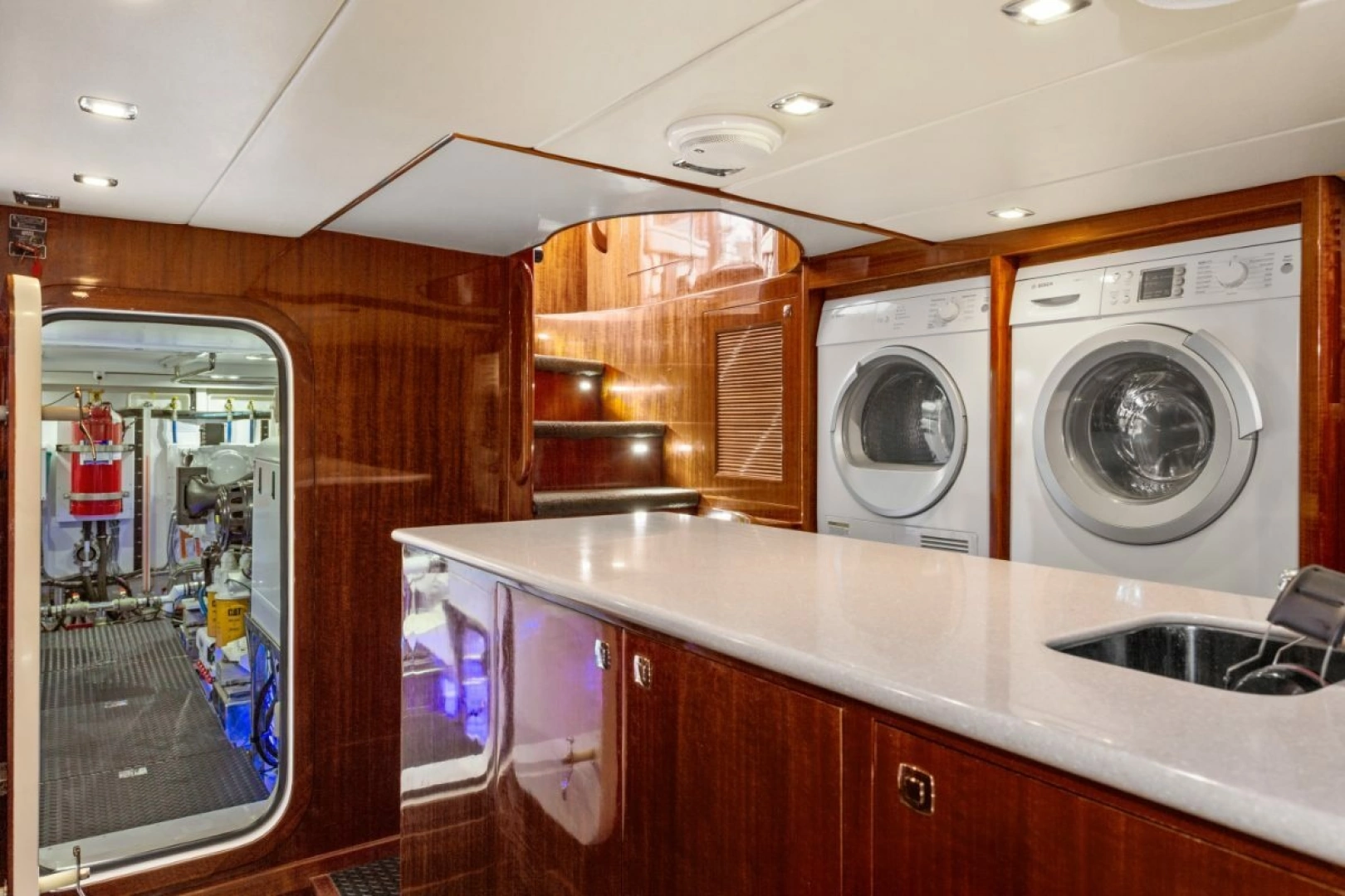 Hampton 760 Sky Lounge Motor Yachts Yacht For Sale