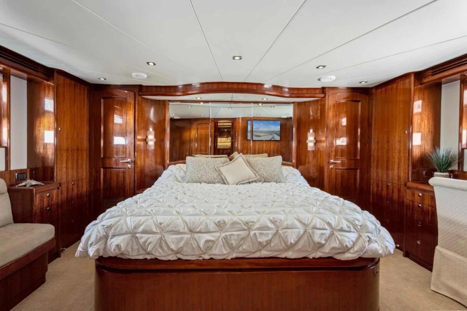 Hampton 760 Sky Lounge Motor Yachts Yacht For Sale