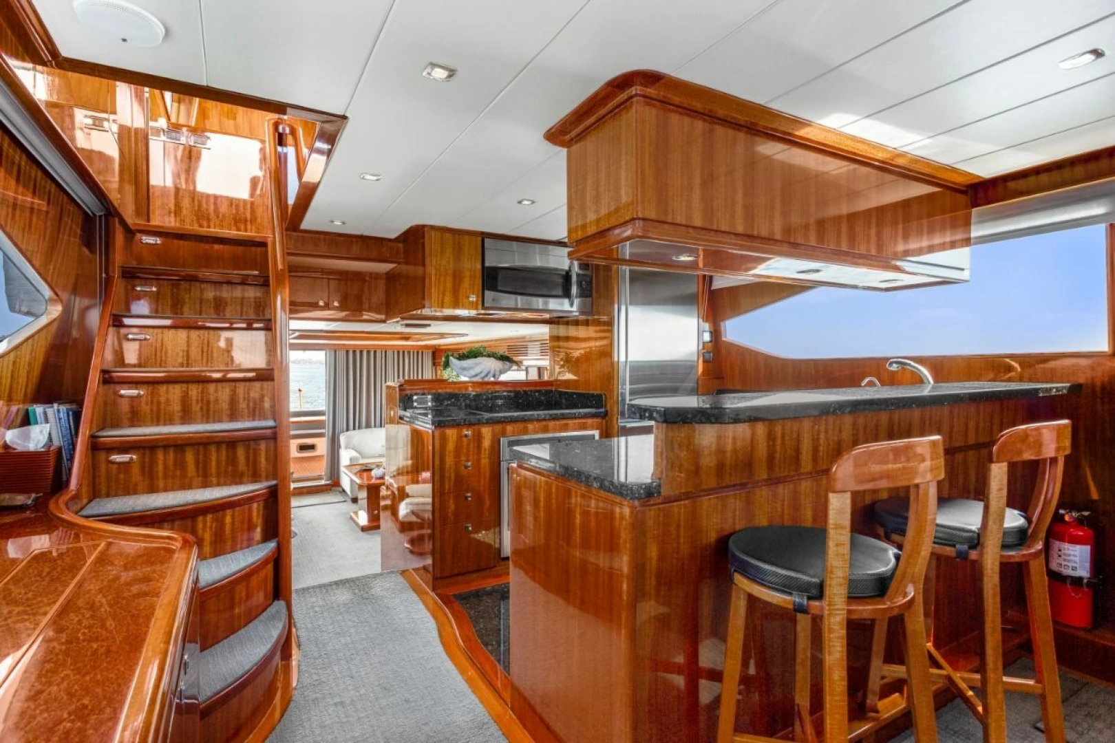 Hampton 760 Sky Lounge Motor Yachts Yacht For Sale