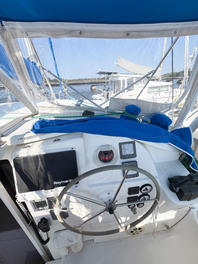 VIDIMUS 44ft Fountaine Pajot Yacht For Sale VIDIMUS 44ft Fountaine Pajot Yacht For Sale