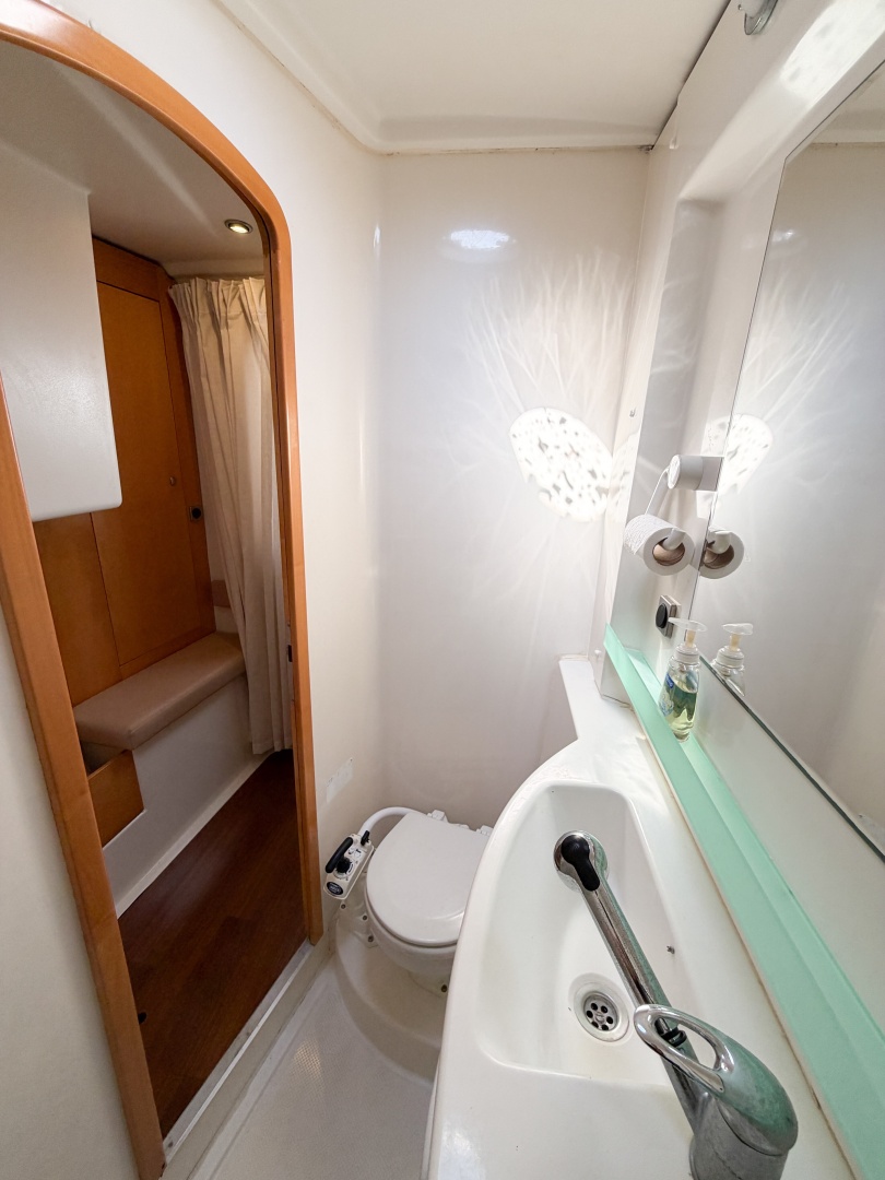 VIDIMUS 44ft Fountaine Pajot Yacht For Sale VIDIMUS 44ft Fountaine Pajot Yacht For Sale